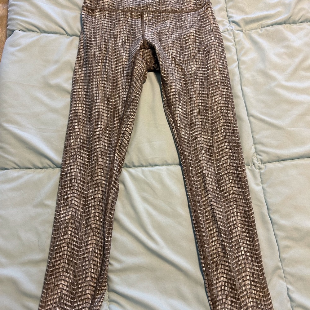 Lululemon Wunder Under HRTight 25”- Gray and White Arrow Jacquard - Picture 2 of 8